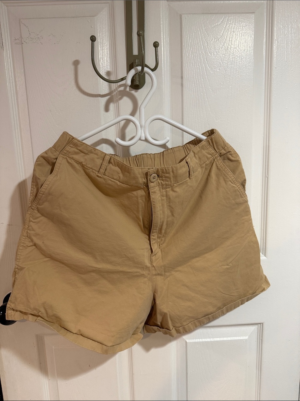 Uniqlo High Waist Women’s Shorts in Khaki